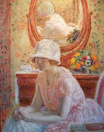 弗雷德里克·卡尔·弗里塞克（Frederick Carl Frieseke）的《穿着粉色连衣裙的镜子前的年轻女孩》