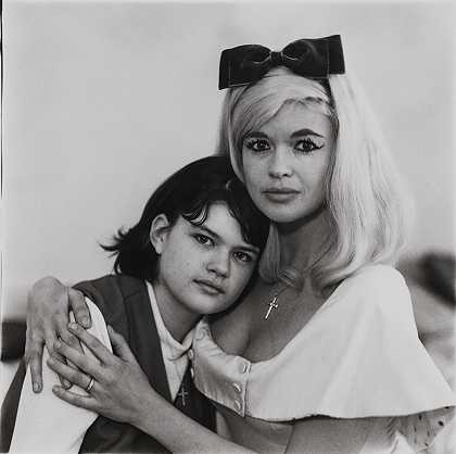 二胺熊果苷 1965年，加利福尼亚州洛杉矶，女演员Jayne Mansfield Clipper Ottaviano和女儿Jayne Marie