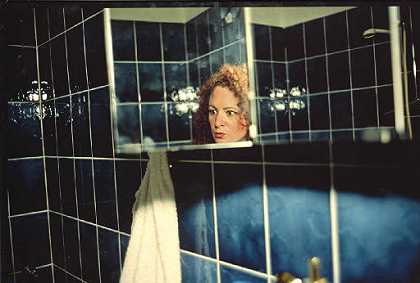 南·戈尔丁 在我的蓝色浴室自拍，柏林